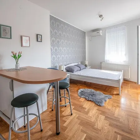 Stella Modern 2 *